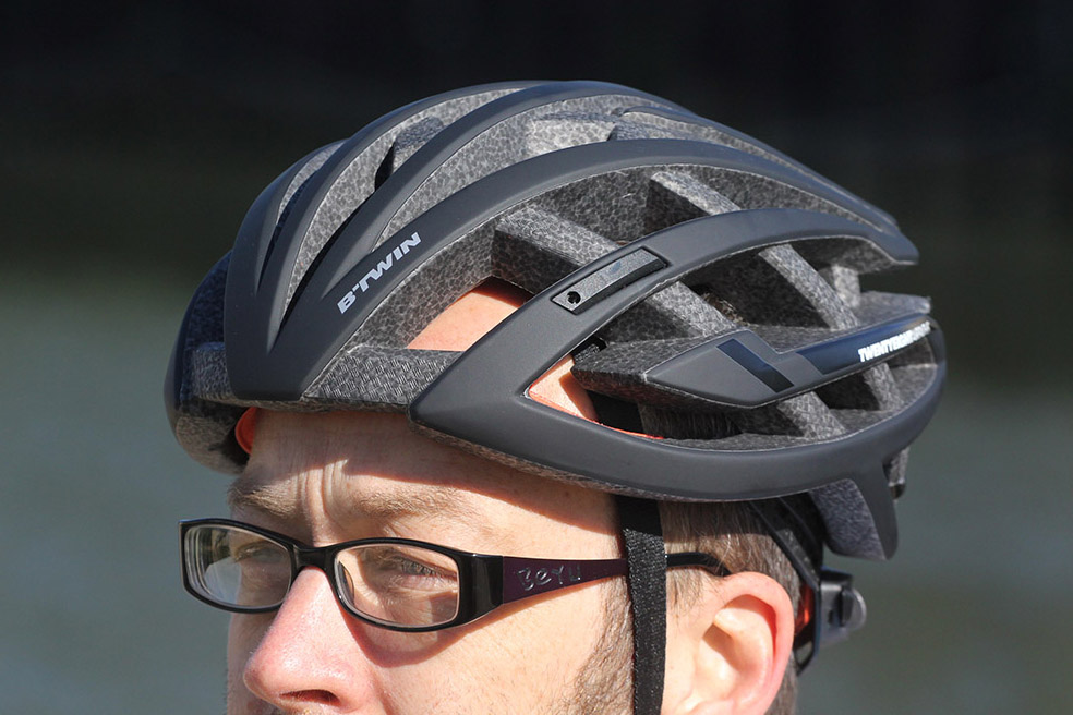 Review BTwin 900 Road Bike Helmet road.cc